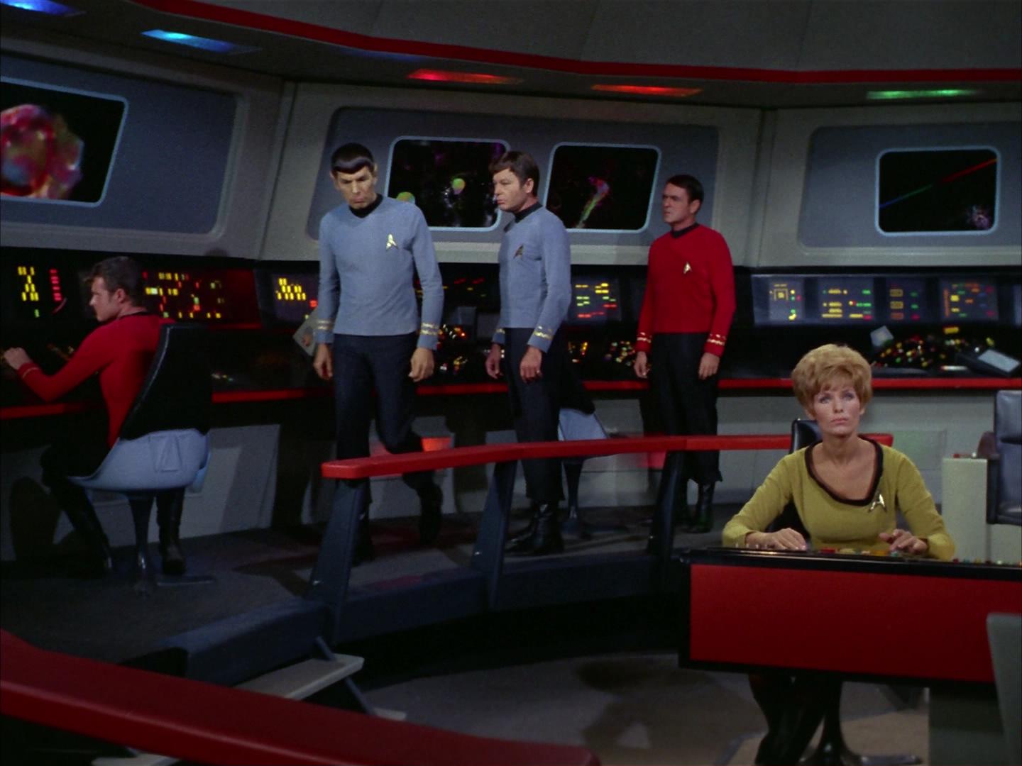ariane179254_StarTrek_2x16_TheGamestersOfTriskelion_0901.jpg
