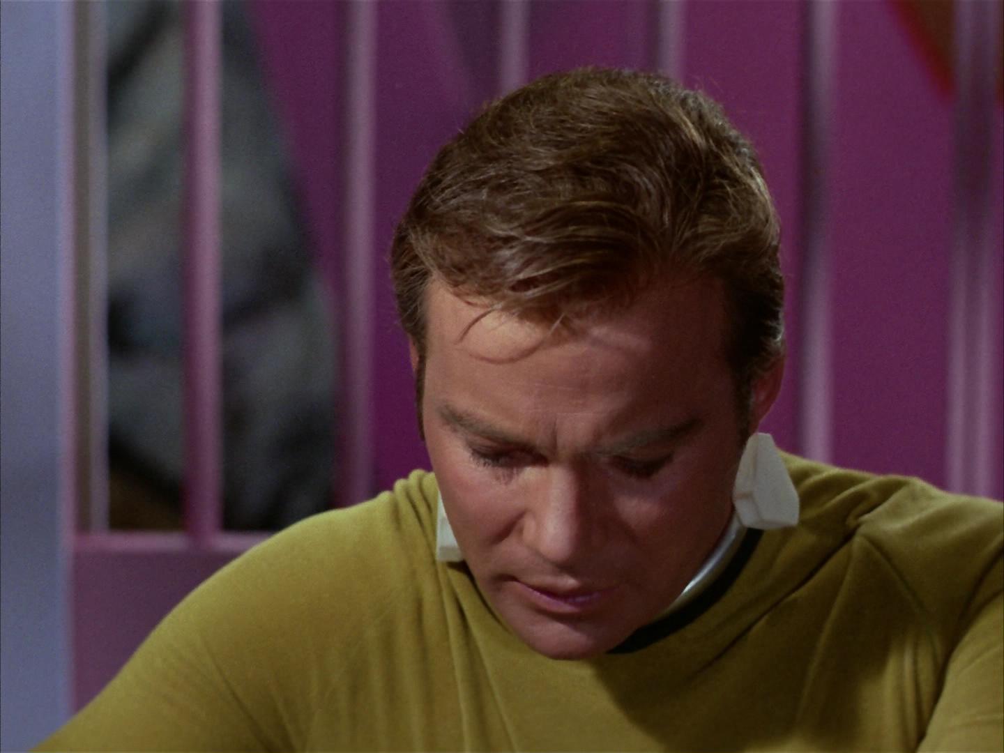 ariane179254_StarTrek_2x16_TheGamestersOfTriskelion_1050.jpg