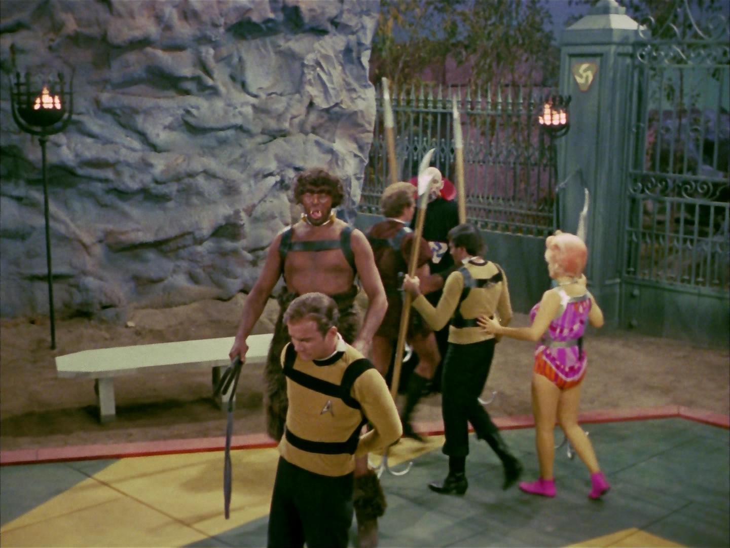 ariane179254_StarTrek_2x16_TheGamestersOfTriskelion_1349.jpg