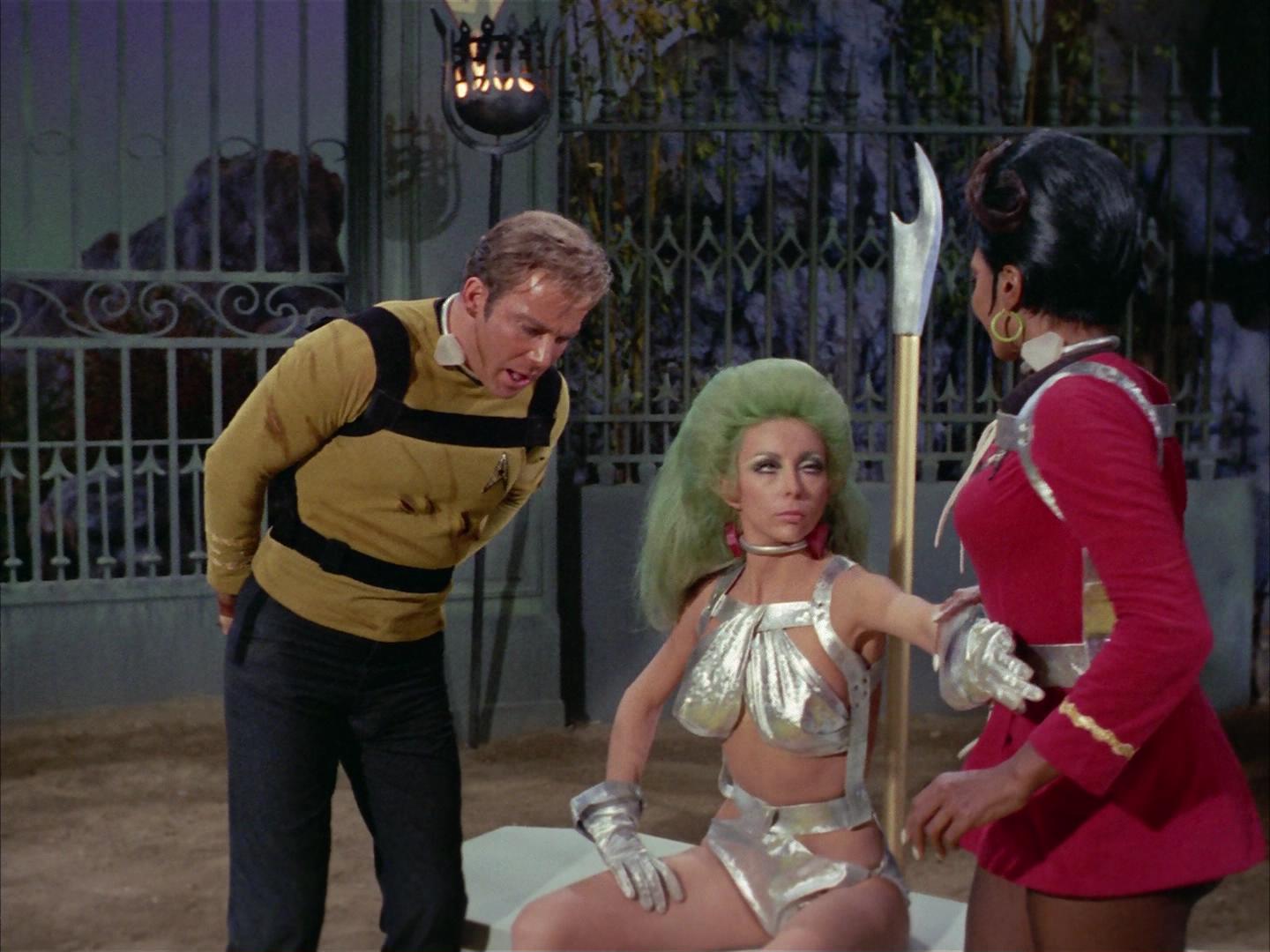 ariane179254_StarTrek_2x16_TheGamestersOfTriskelion_1432.jpg