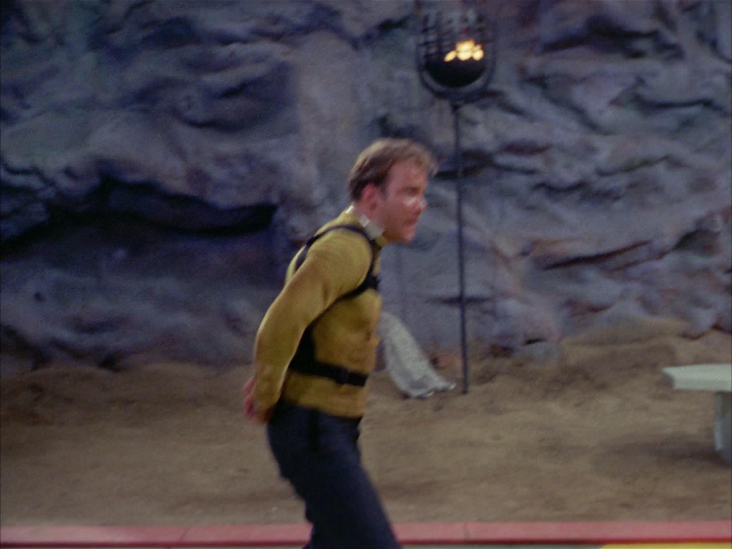 ariane179254_StarTrek_2x16_TheGamestersOfTriskelion_1489.jpg