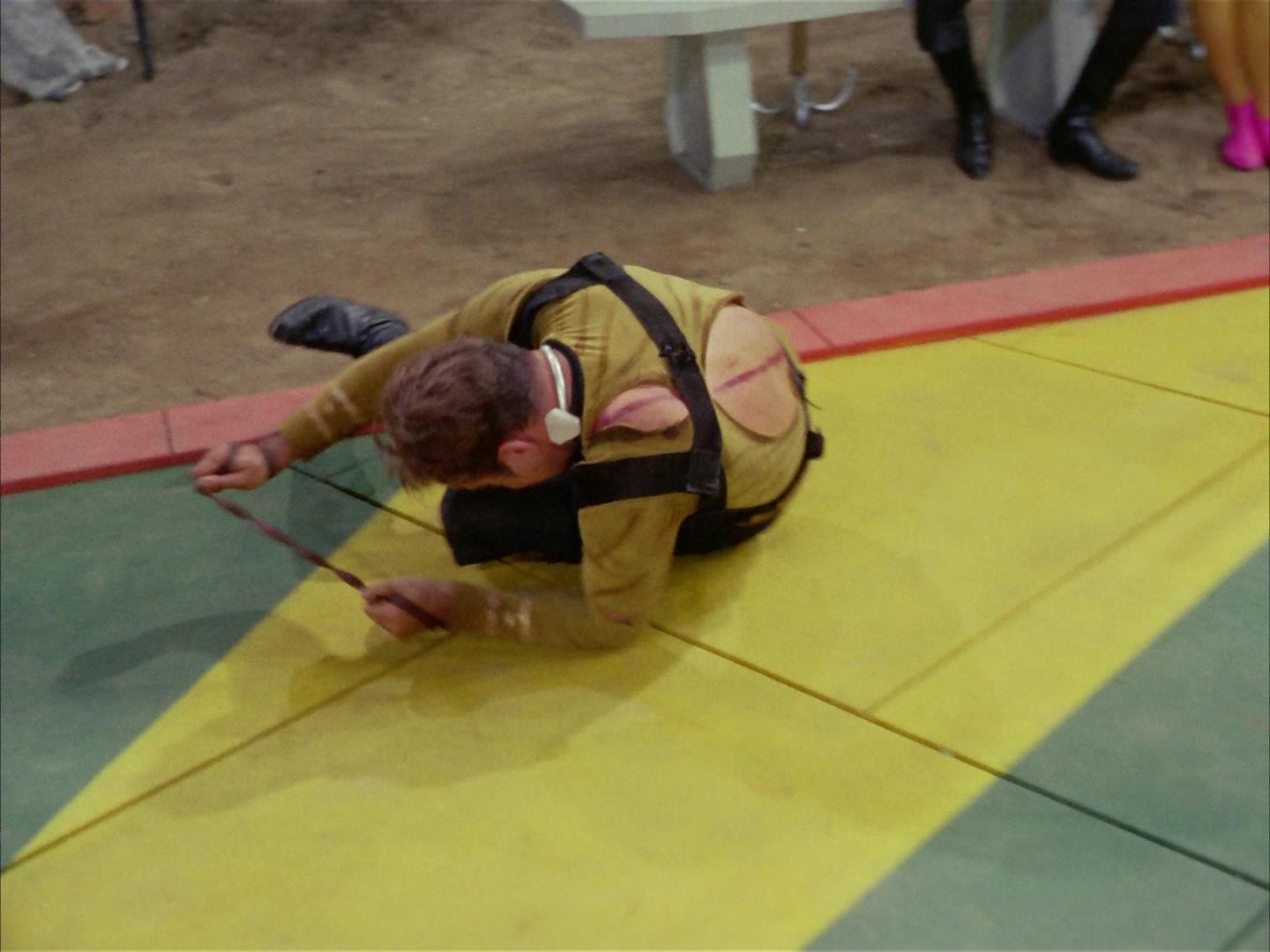 ariane179254_StarTrek_2x16_TheGamestersOfTriskelion_1499.jpg