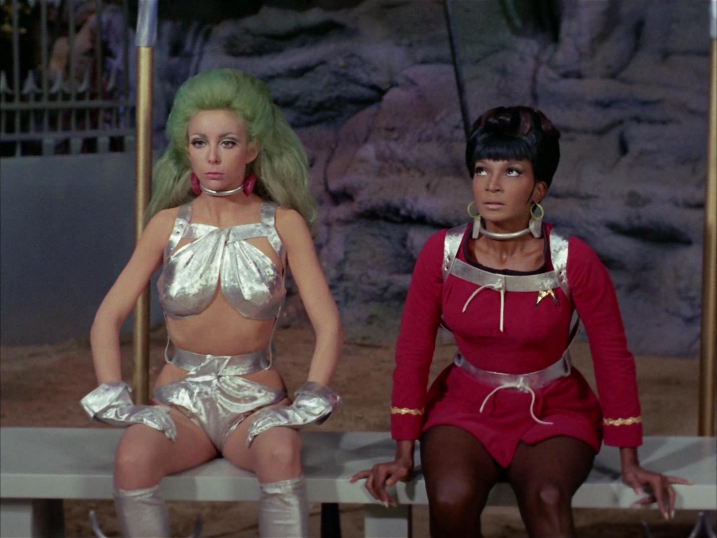 ariane179254_StarTrek_2x16_TheGamestersOfTriskelion_1533.jpg