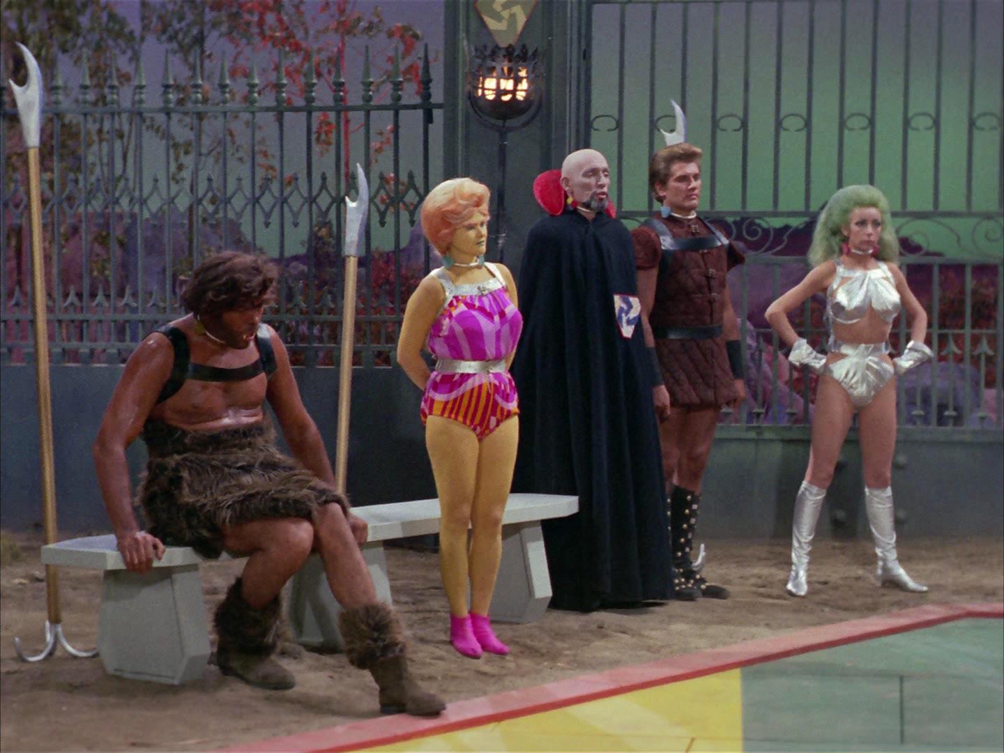 ariane179254_StarTrek_2x16_TheGamestersOfTriskelion_1578.jpg