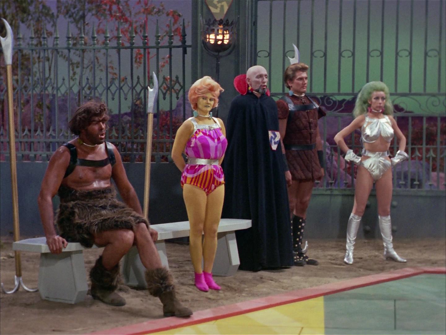 ariane179254_StarTrek_2x16_TheGamestersOfTriskelion_1581.jpg