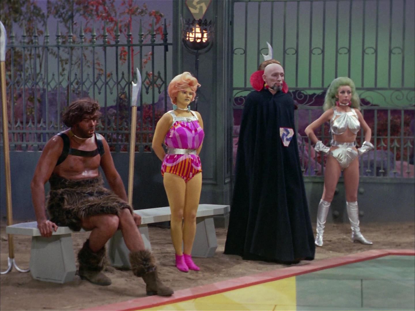 ariane179254_StarTrek_2x16_TheGamestersOfTriskelion_1602.jpg