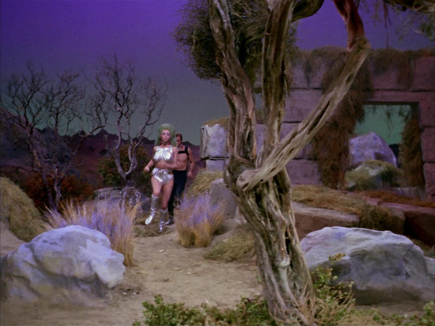 ariane179254_StarTrek_2x16_TheGamestersOfTriskelion_1677.jpg