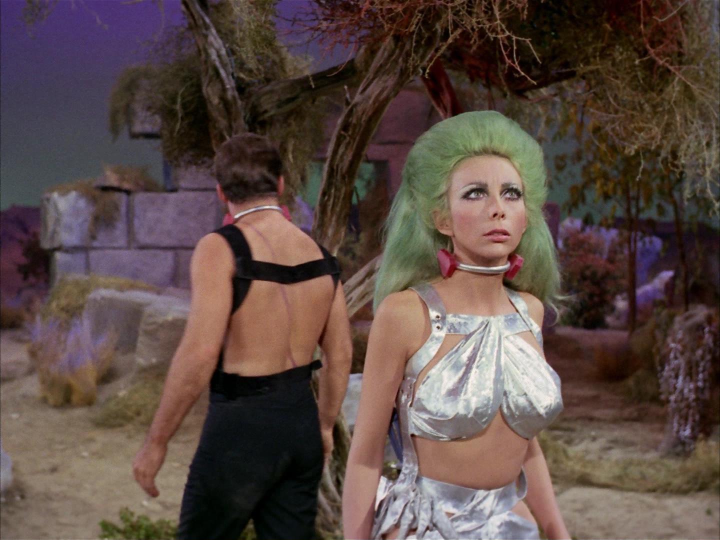 ariane179254_StarTrek_2x16_TheGamestersOfTriskelion_1831.jpg