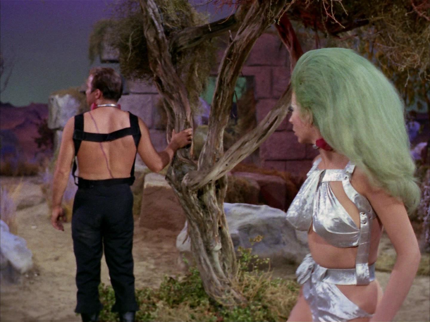 ariane179254_StarTrek_2x16_TheGamestersOfTriskelion_1834.jpg
