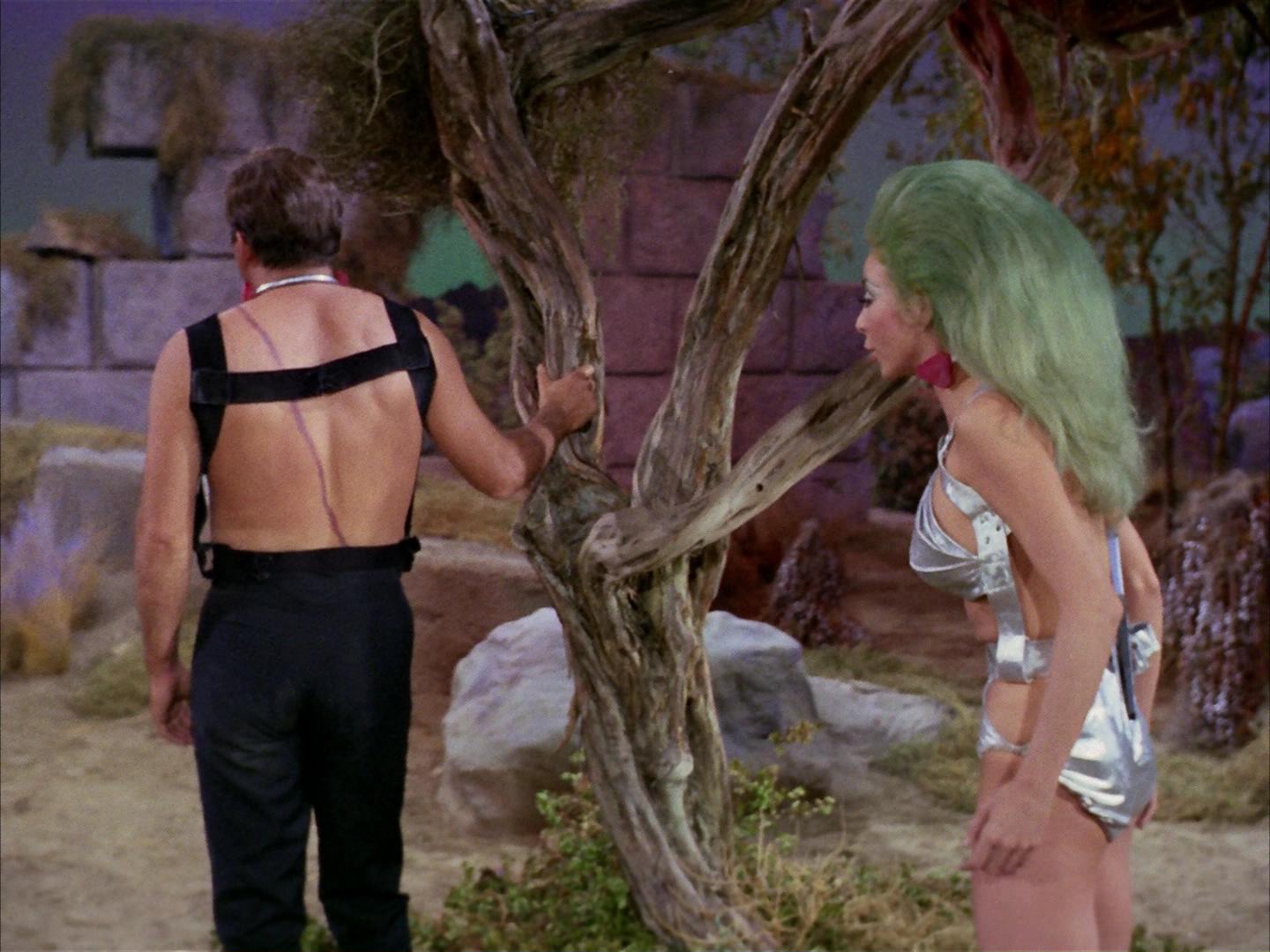 ariane179254_StarTrek_2x16_TheGamestersOfTriskelion_1838.jpg