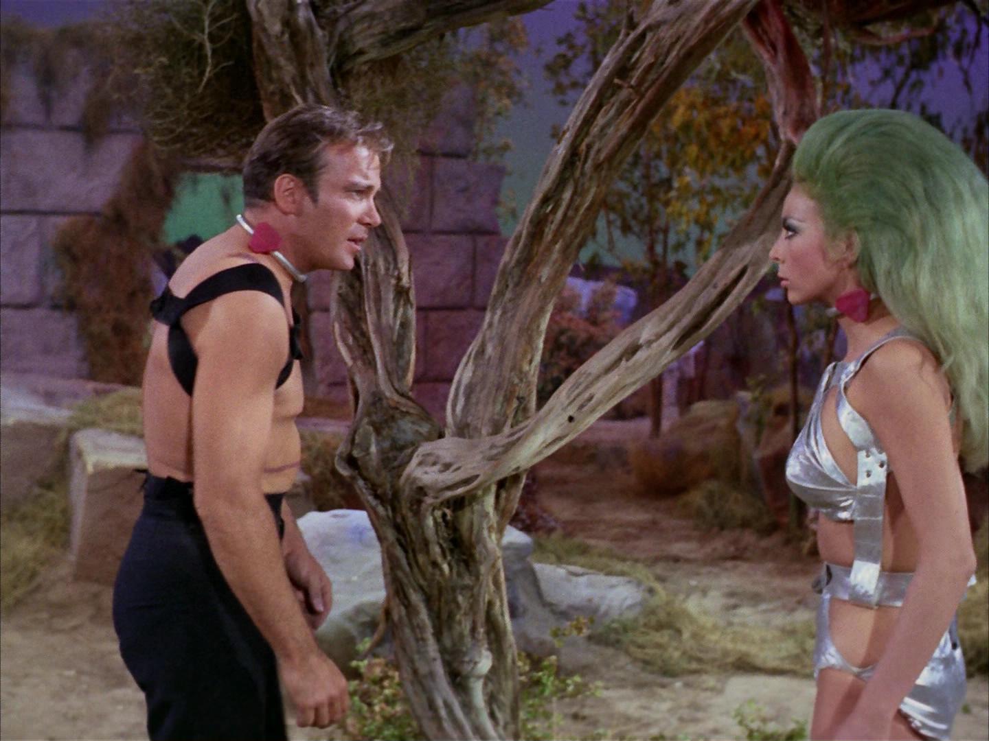 ariane179254_StarTrek_2x16_TheGamestersOfTriskelion_1843.jpg