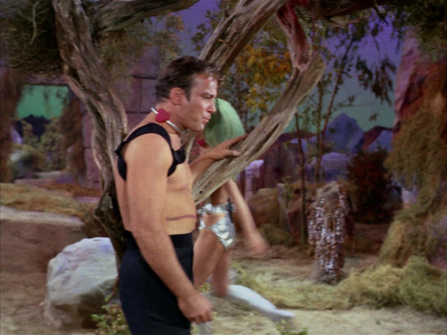 ariane179254_StarTrek_2x16_TheGamestersOfTriskelion_1906.jpg
