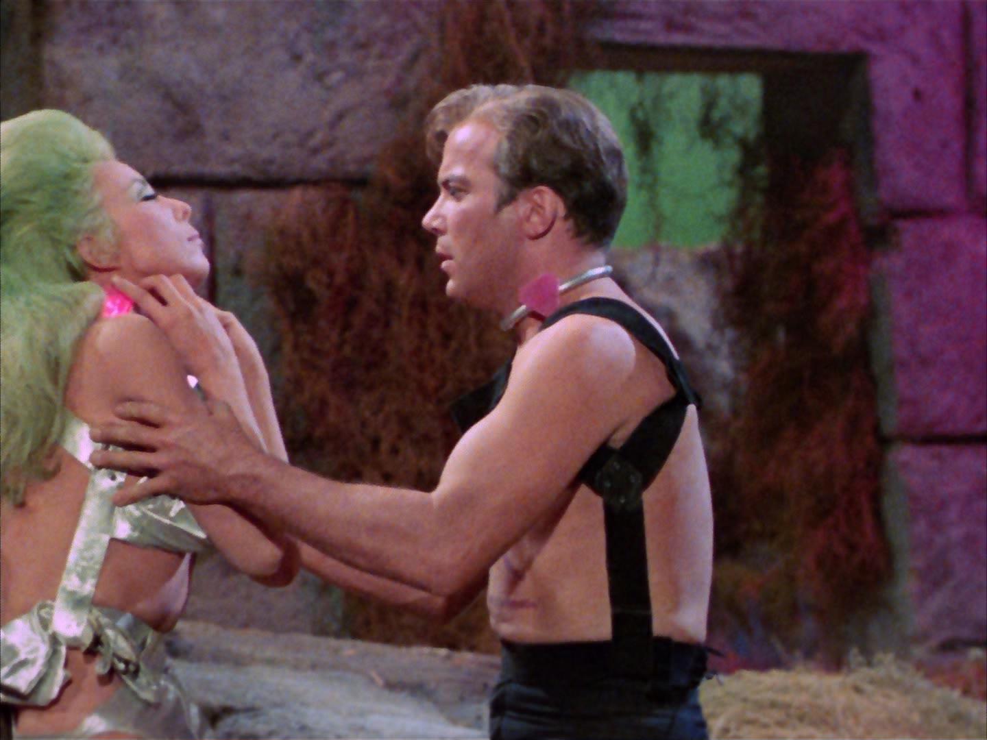 ariane179254_StarTrek_2x16_TheGamestersOfTriskelion_1938.jpg