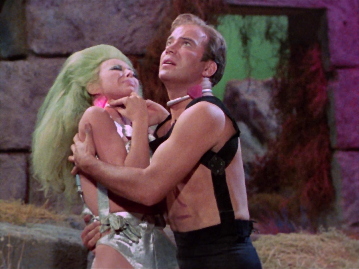 ariane179254_StarTrek_2x16_TheGamestersOfTriskelion_1942.jpg