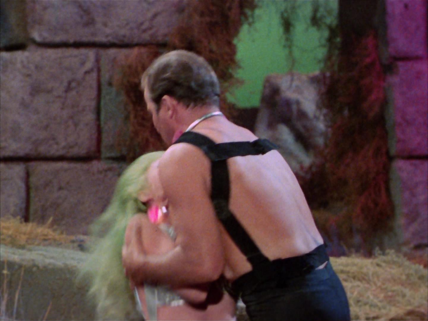 ariane179254_StarTrek_2x16_TheGamestersOfTriskelion_1944.jpg