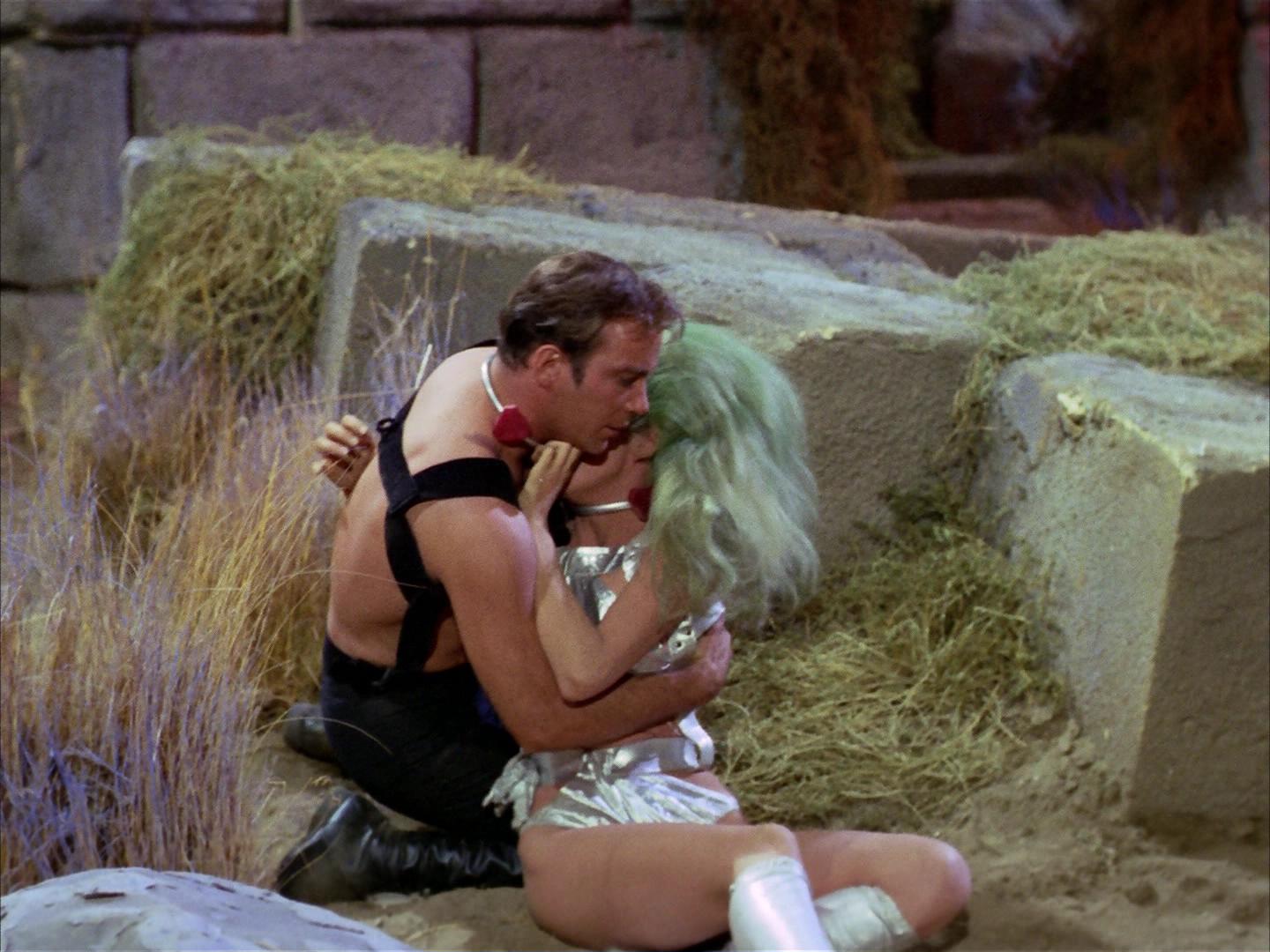 ariane179254_StarTrek_2x16_TheGamestersOfTriskelion_2003.jpg