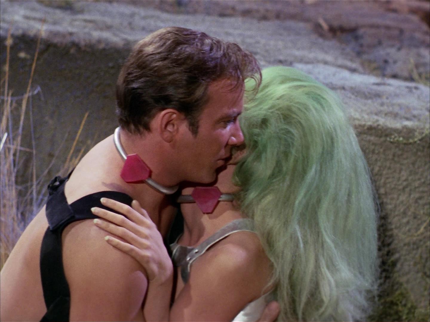 ariane179254_StarTrek_2x16_TheGamestersOfTriskelion_2006.jpg