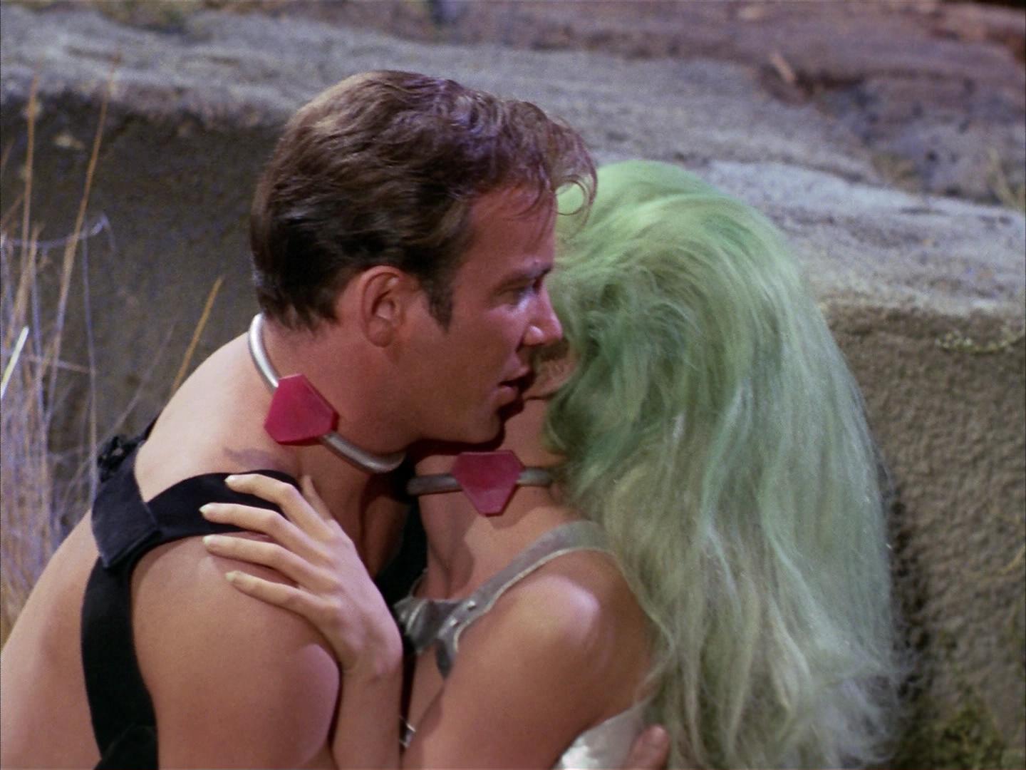 ariane179254_StarTrek_2x16_TheGamestersOfTriskelion_2008.jpg