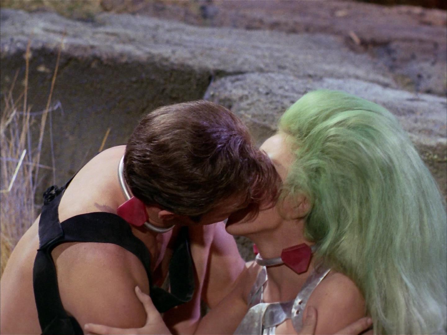 ariane179254_StarTrek_2x16_TheGamestersOfTriskelion_2034.jpg