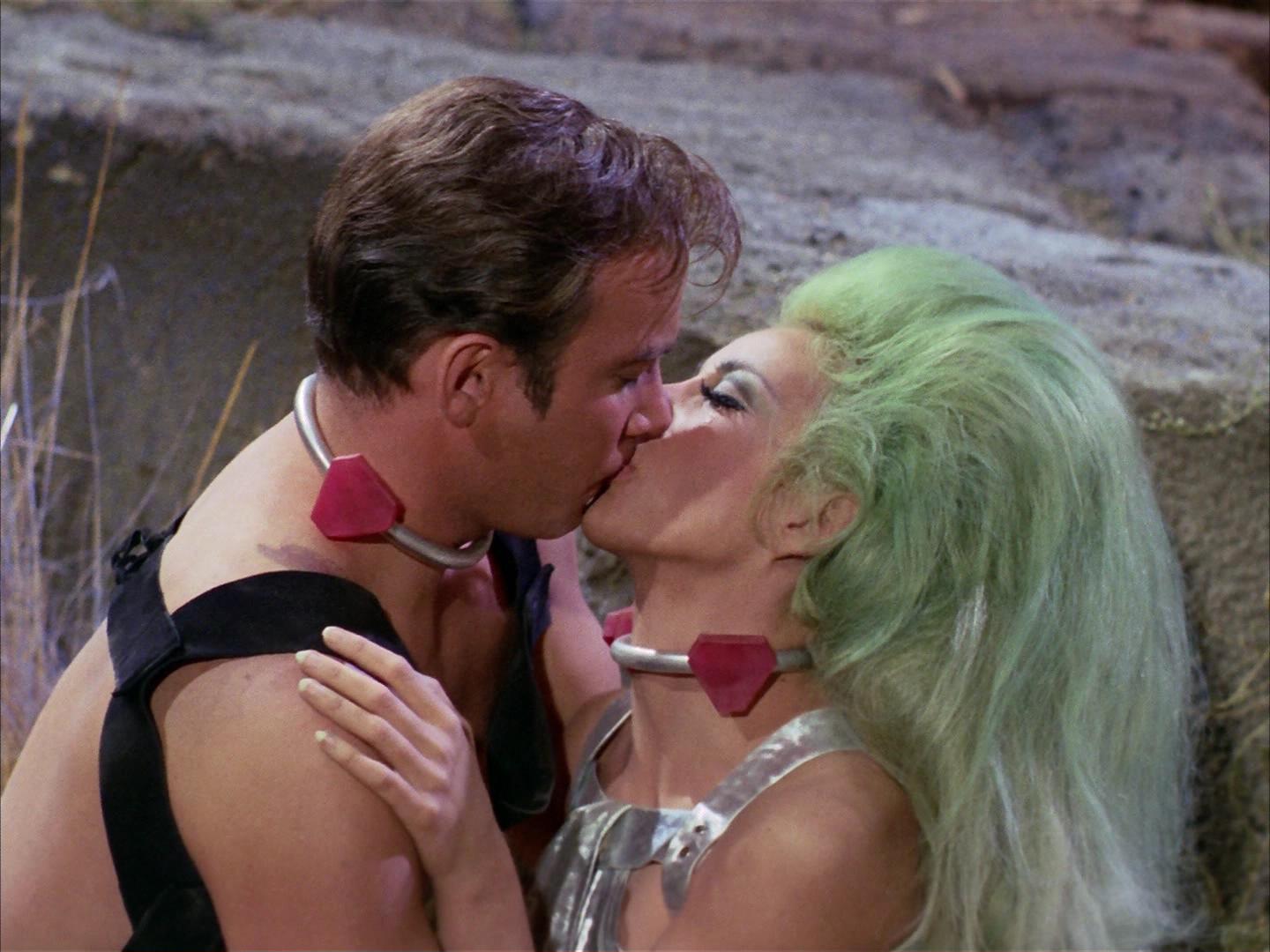 ariane179254_StarTrek_2x16_TheGamestersOfTriskelion_2038.jpg