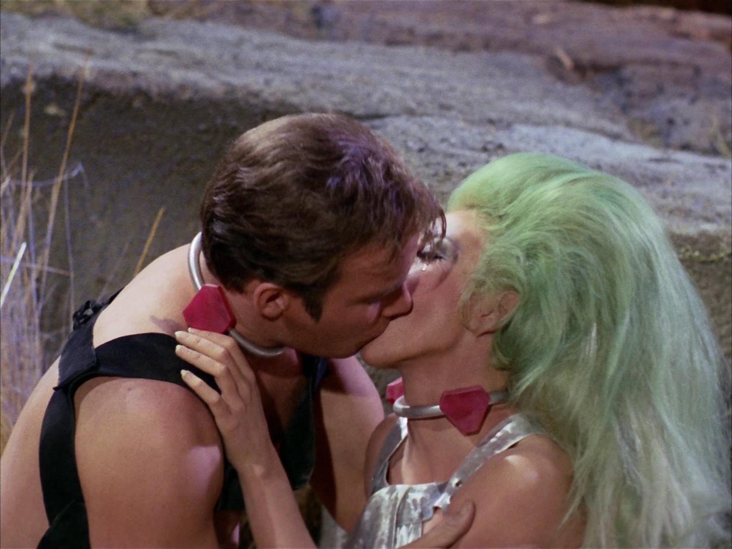 ariane179254_StarTrek_2x16_TheGamestersOfTriskelion_2069.jpg