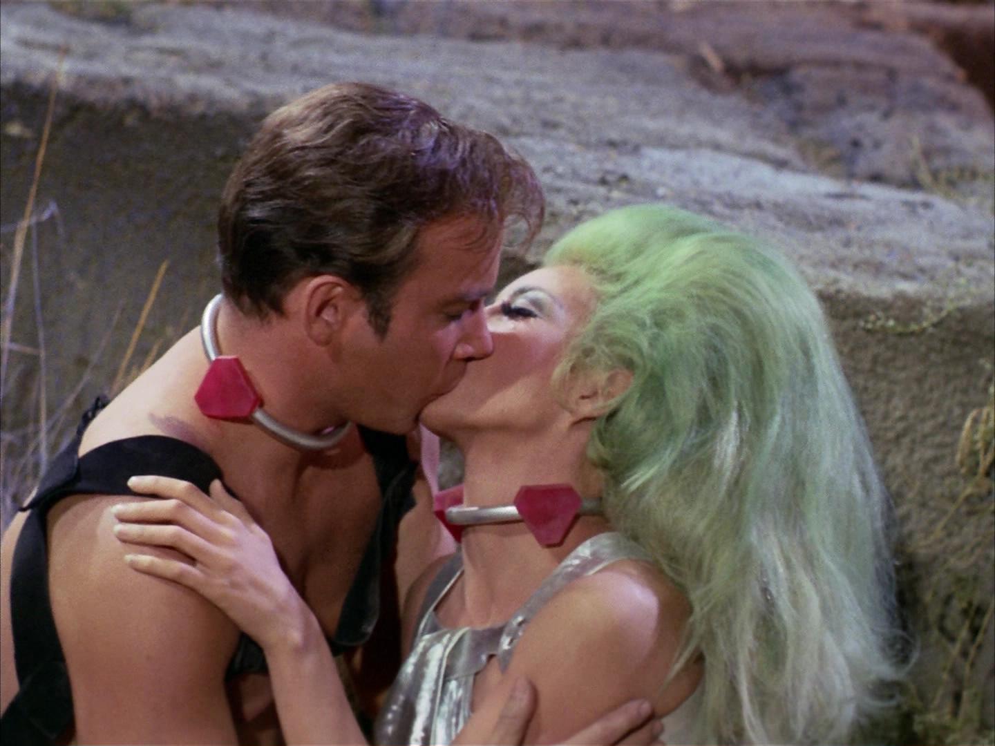 ariane179254_StarTrek_2x16_TheGamestersOfTriskelion_2071.jpg