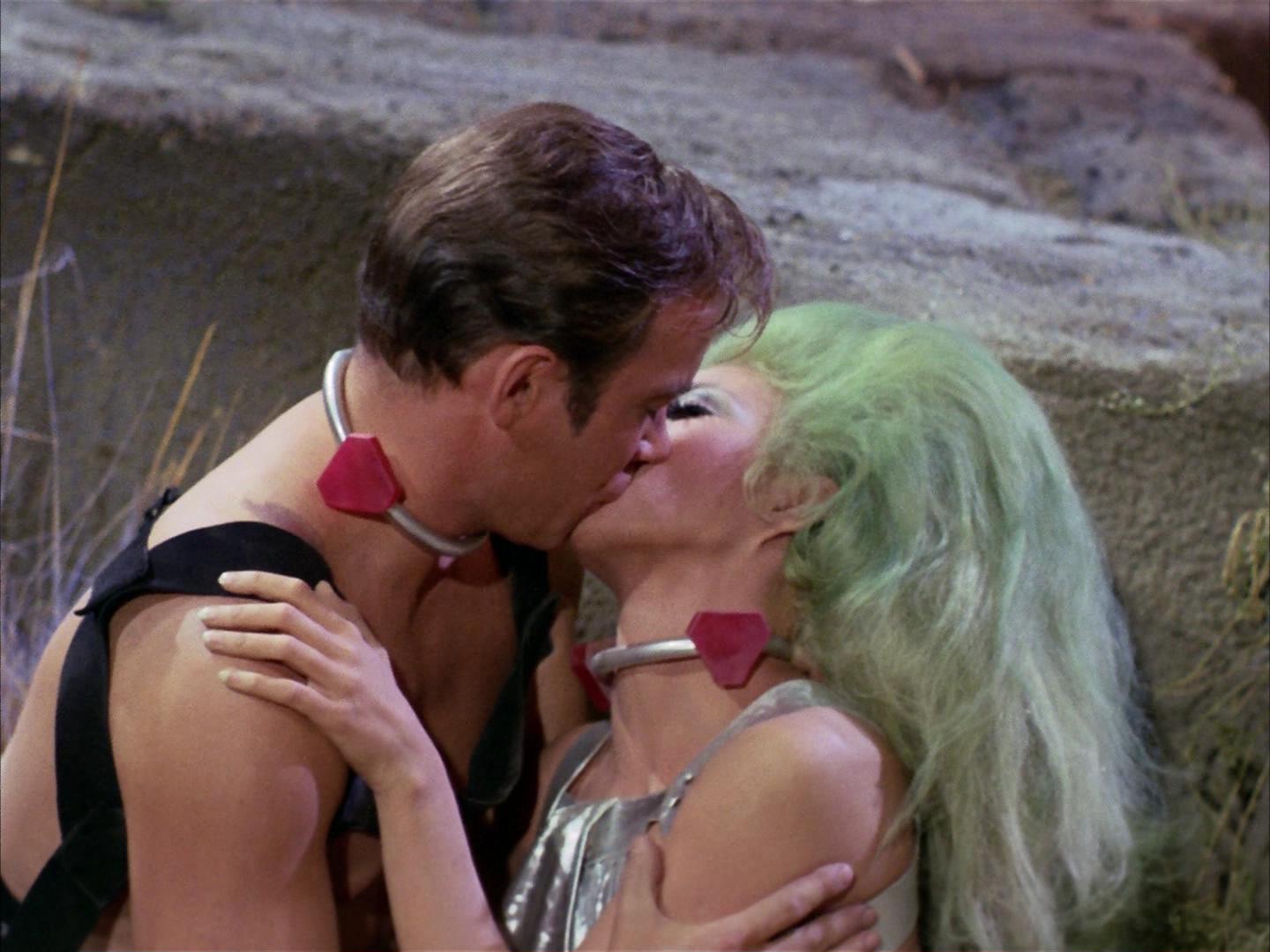 ariane179254_StarTrek_2x16_TheGamestersOfTriskelion_2072.jpg