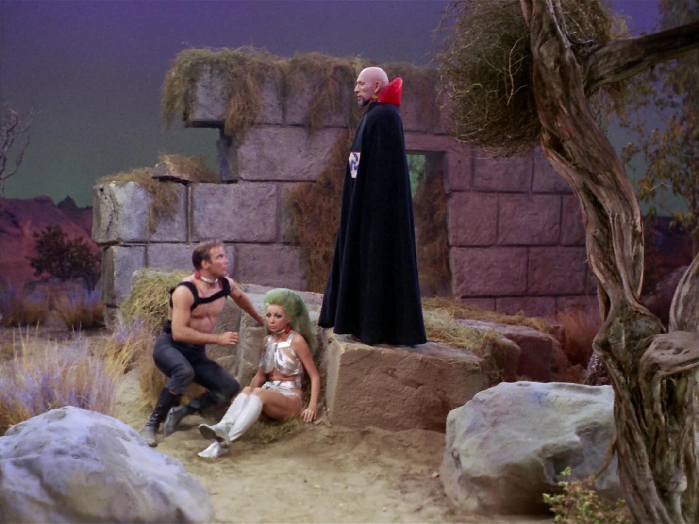 ariane179254_StarTrek_2x16_TheGamestersOfTriskelion_2093.jpg