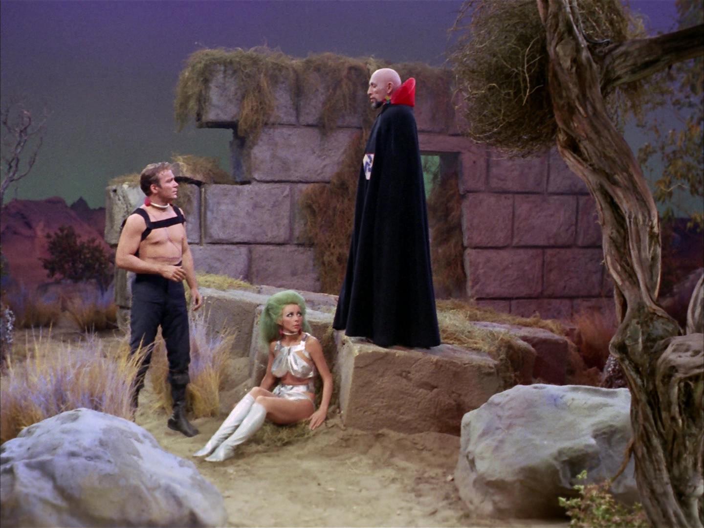 ariane179254_StarTrek_2x16_TheGamestersOfTriskelion_2105.jpg