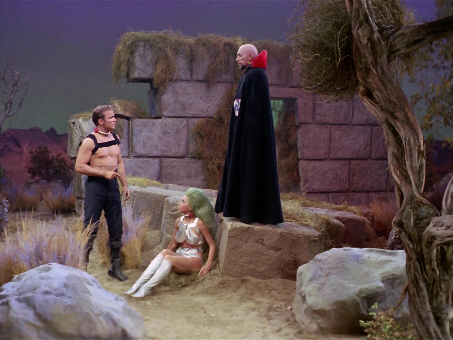 ariane179254_StarTrek_2x16_TheGamestersOfTriskelion_2107.jpg