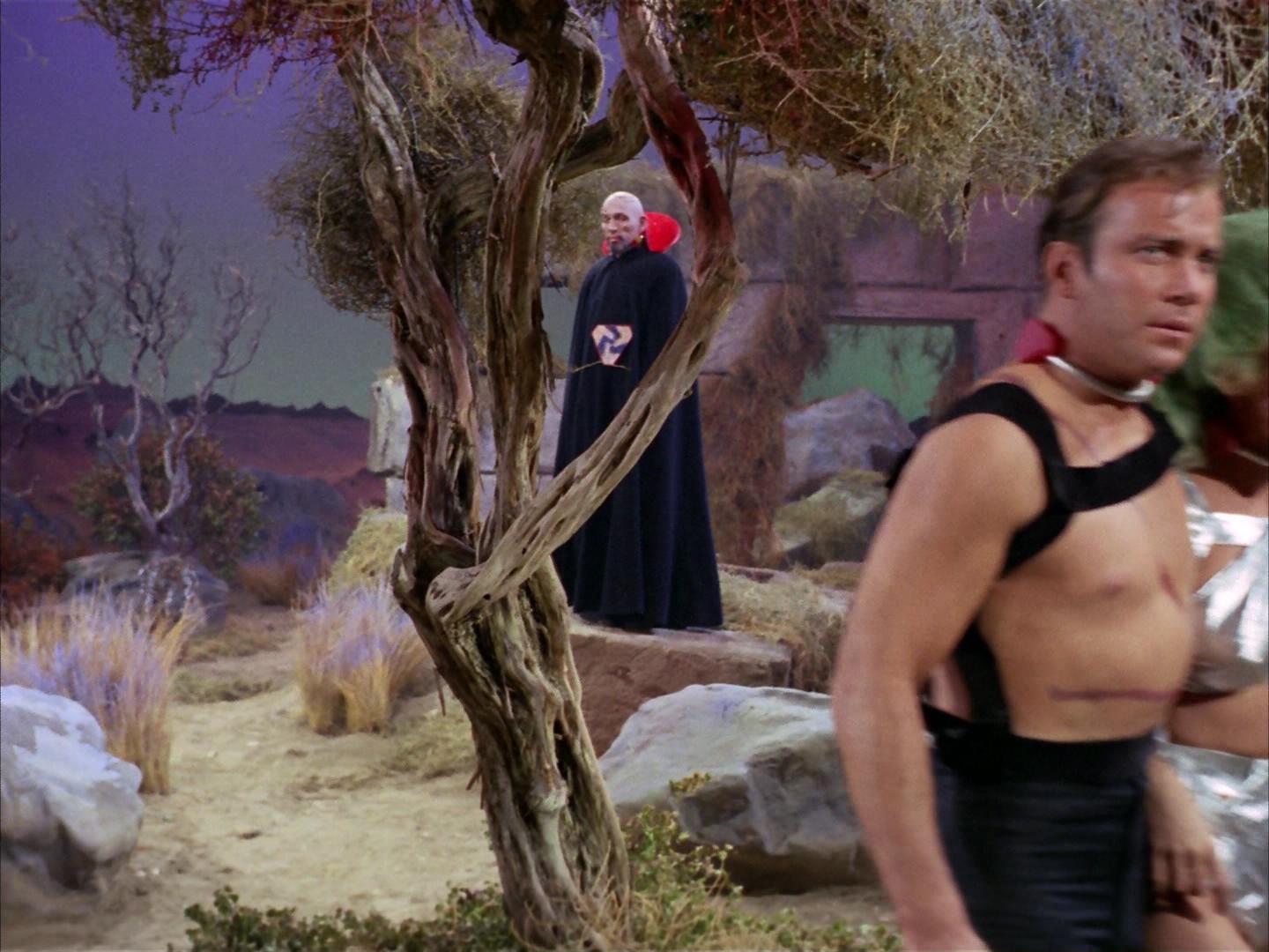 ariane179254_StarTrek_2x16_TheGamestersOfTriskelion_2120.jpg