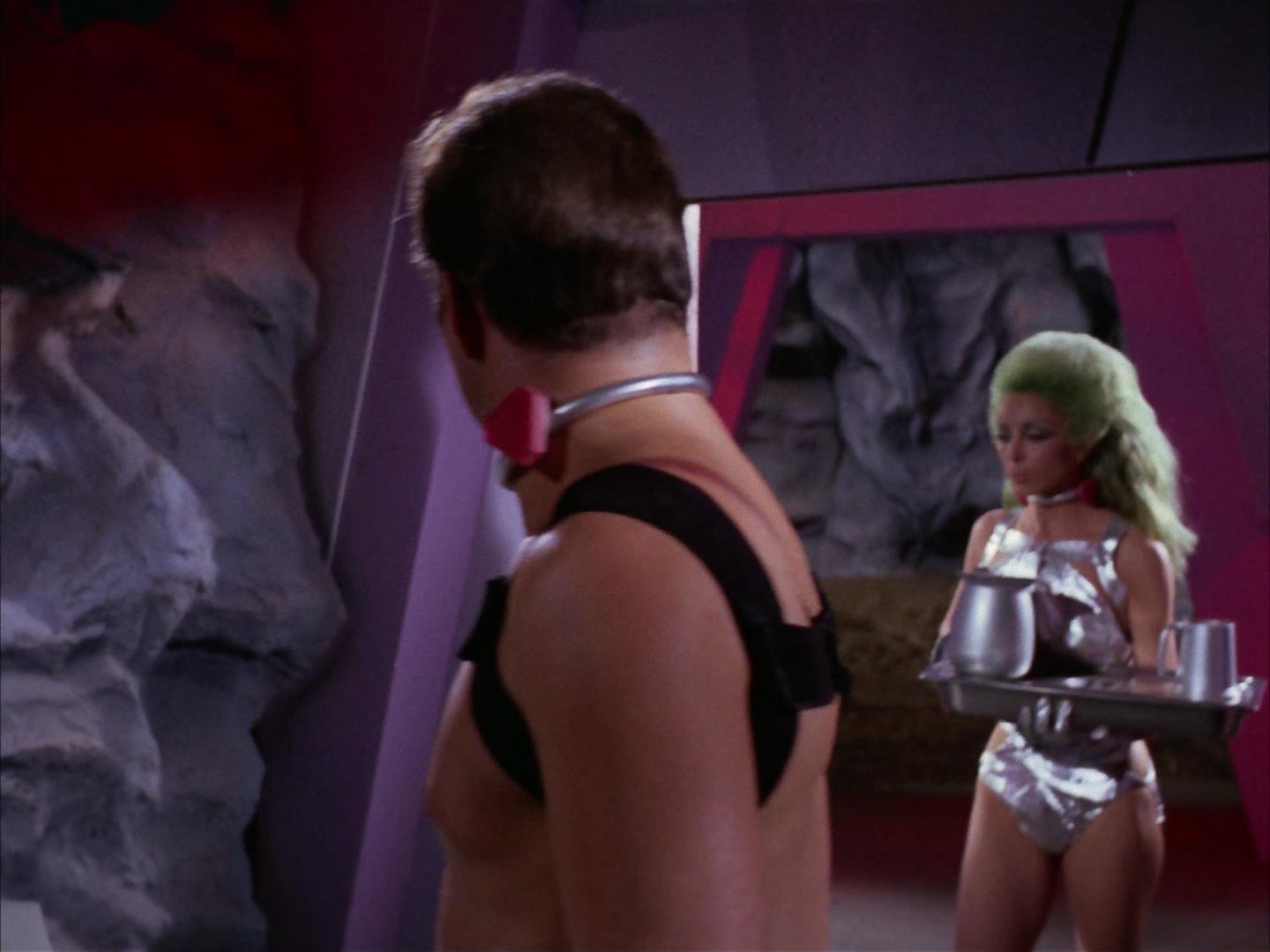 ariane179254_StarTrek_2x16_TheGamestersOfTriskelion_2259.jpg