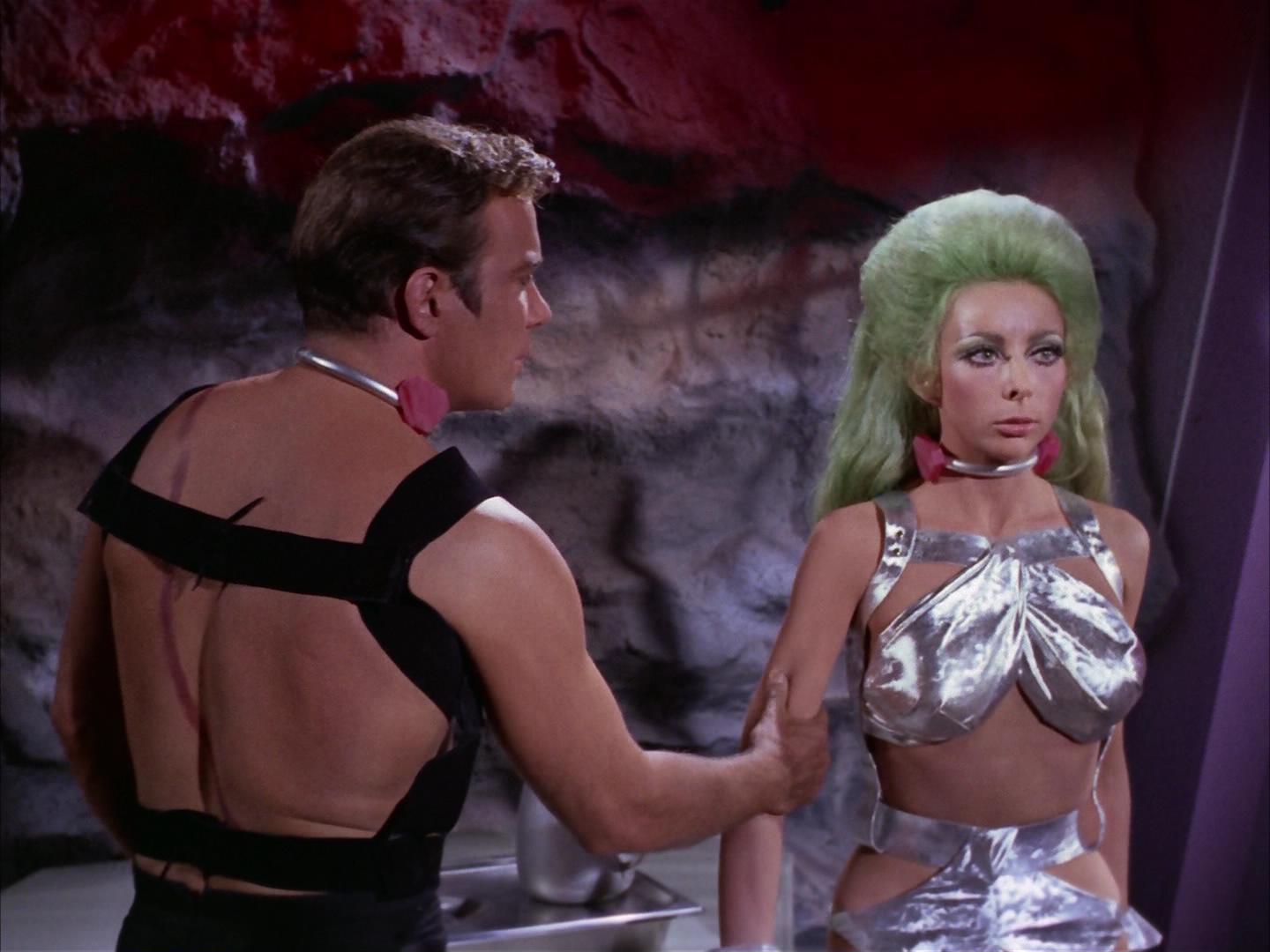 ariane179254_StarTrek_2x16_TheGamestersOfTriskelion_2282.jpg