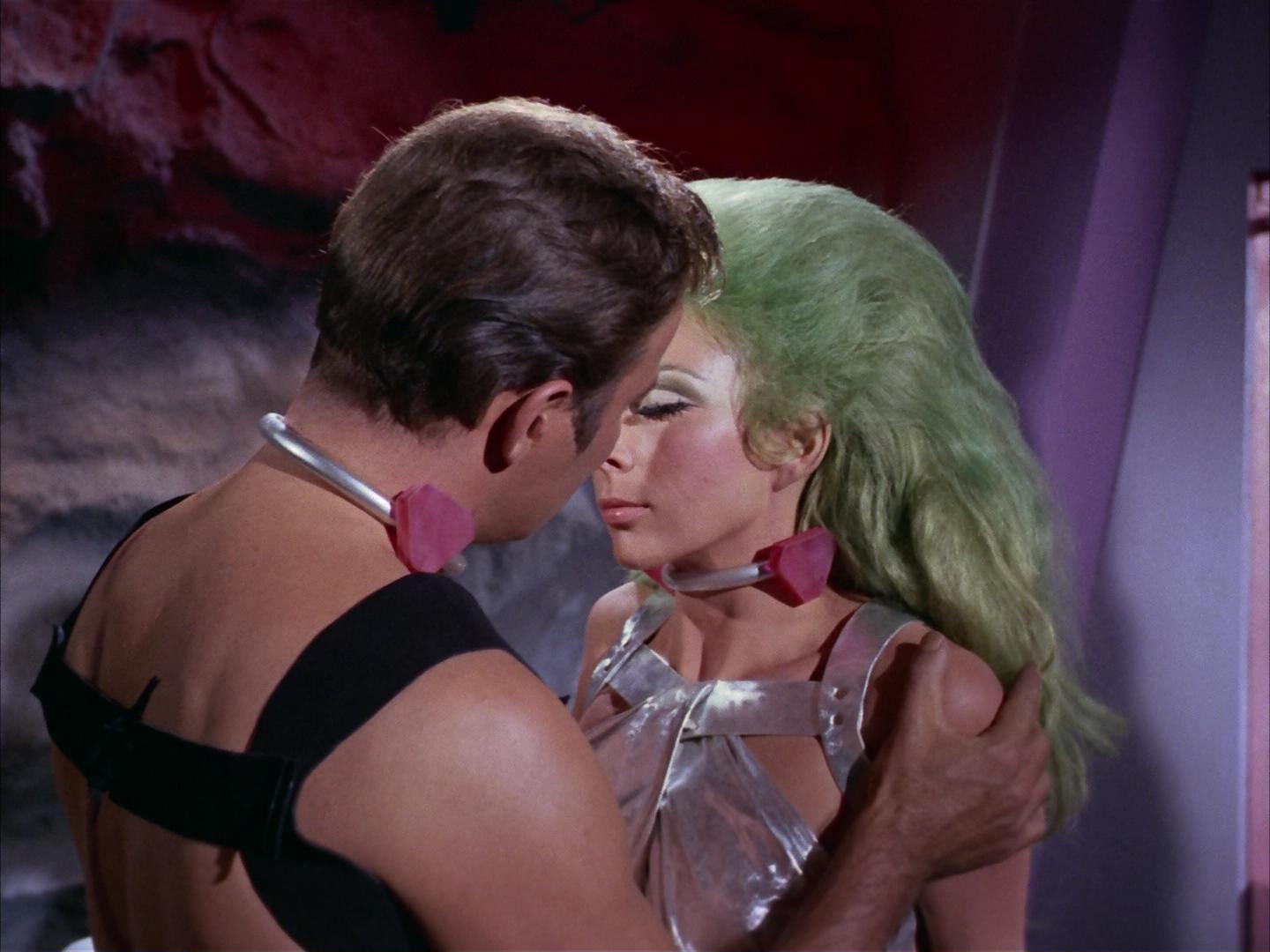 ariane179254_StarTrek_2x16_TheGamestersOfTriskelion_2295.jpg