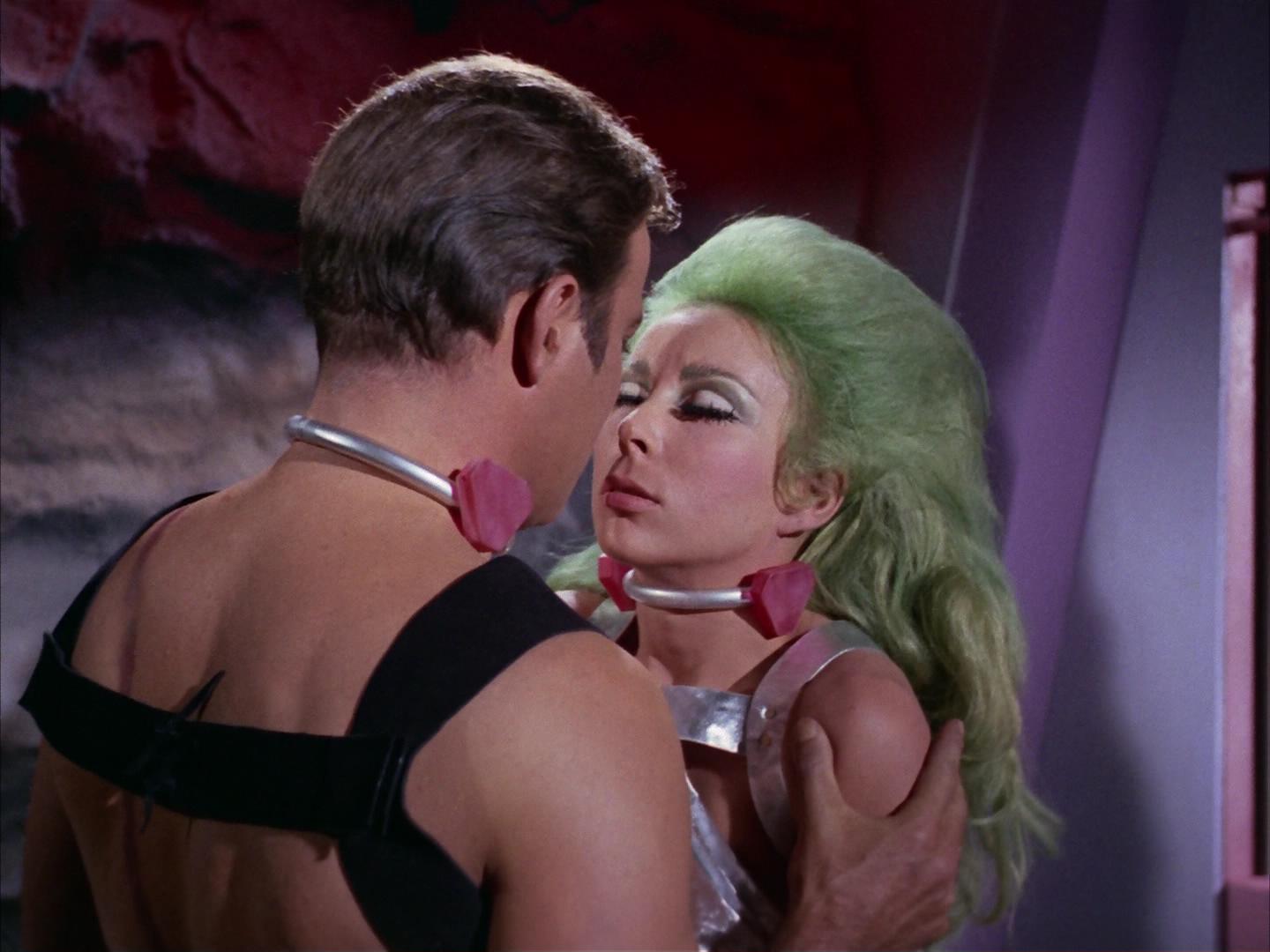 ariane179254_StarTrek_2x16_TheGamestersOfTriskelion_2307.jpg
