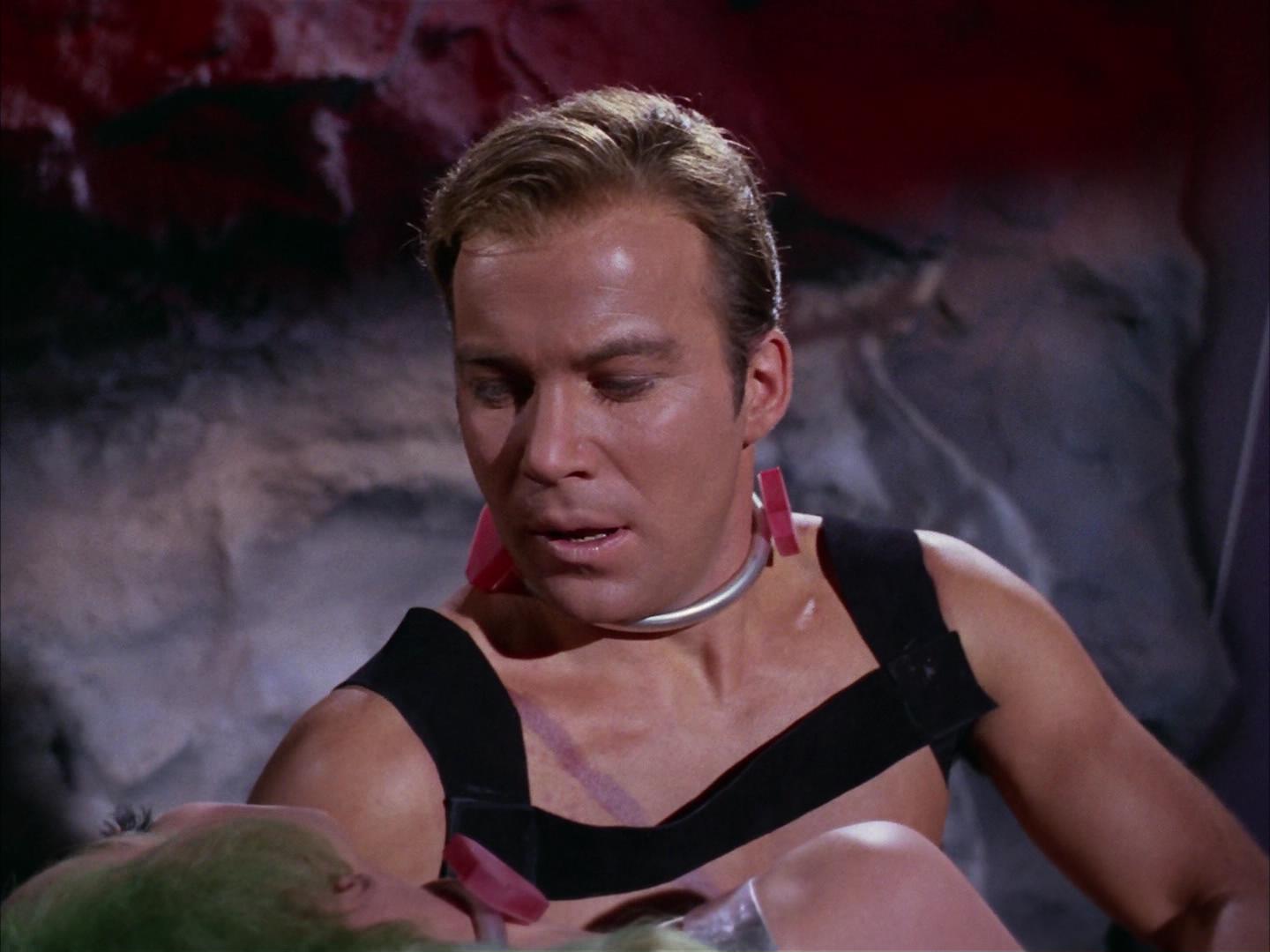 ariane179254_StarTrek_2x16_TheGamestersOfTriskelion_2314.jpg