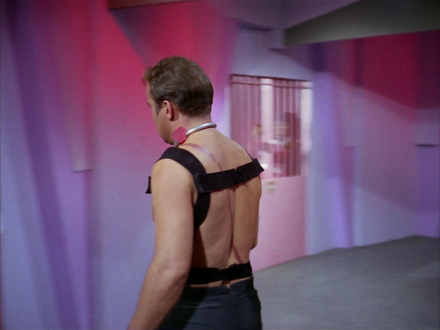 ariane179254_StarTrek_2x16_TheGamestersOfTriskelion_2334.jpg