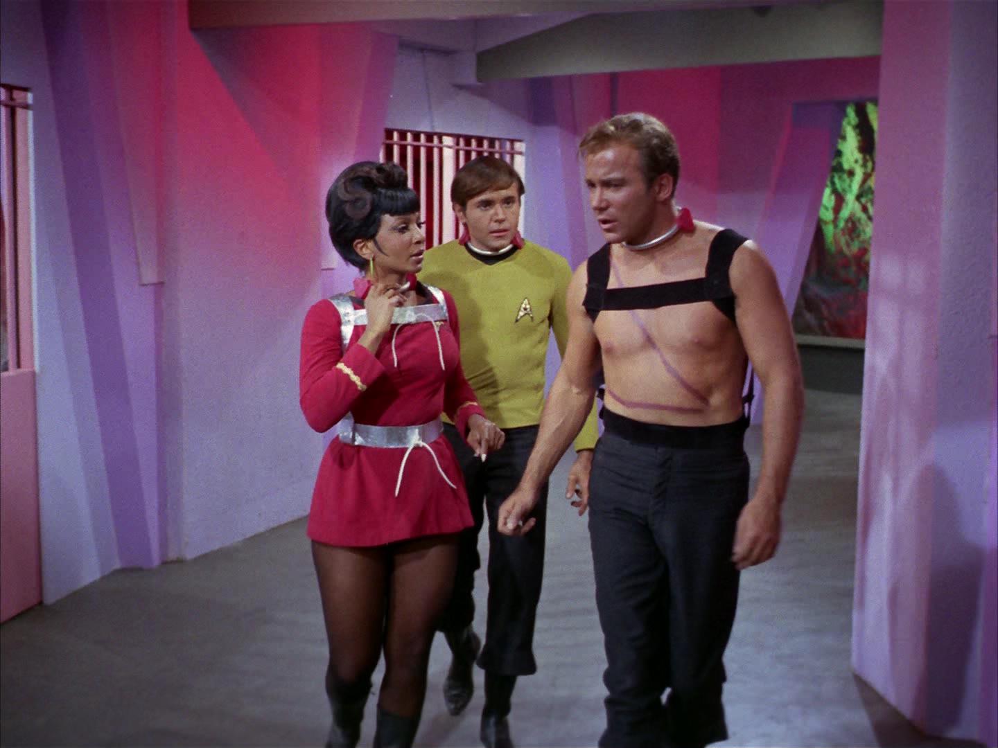 ariane179254_StarTrek_2x16_TheGamestersOfTriskelion_2352.jpg
