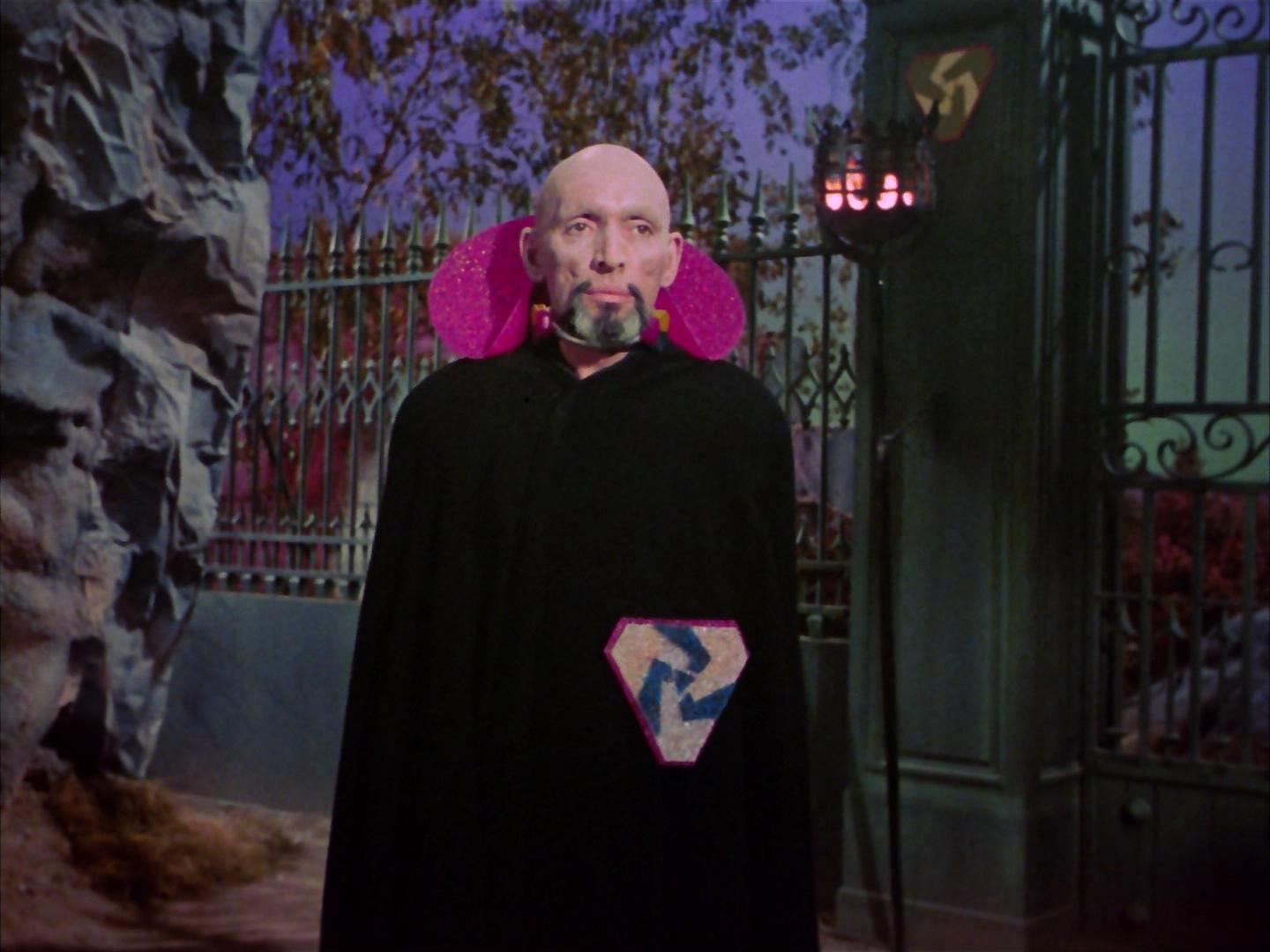 ariane179254_StarTrek_2x16_TheGamestersOfTriskelion_2369.jpg