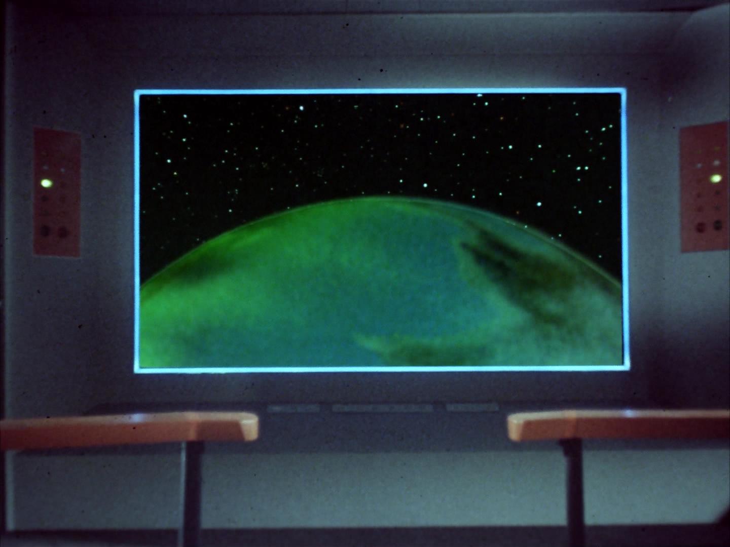 ariane179254_StarTrek_2x16_TheGamestersOfTriskelion_2407.jpg