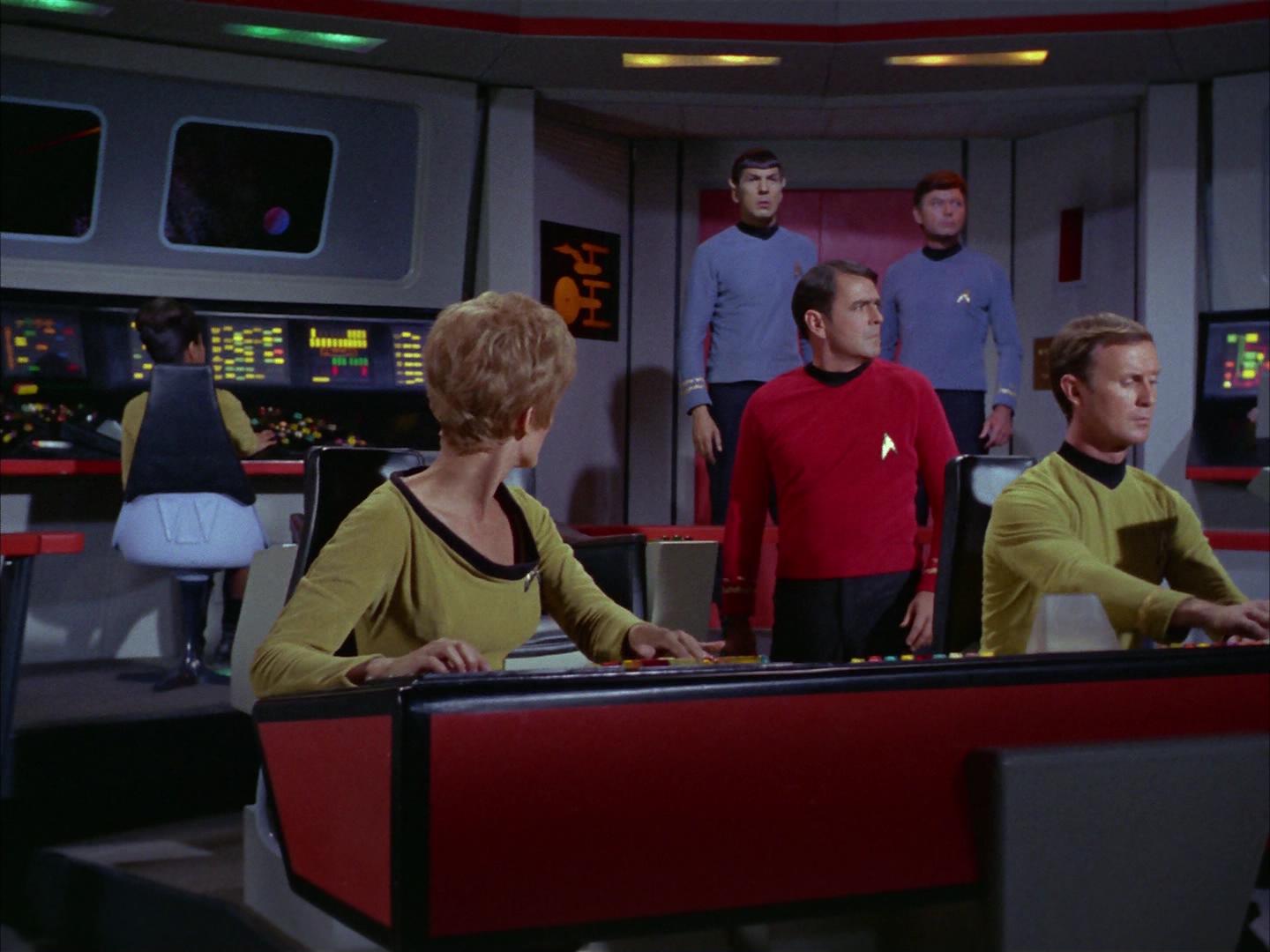 ariane179254_StarTrek_2x16_TheGamestersOfTriskelion_2477.jpg
