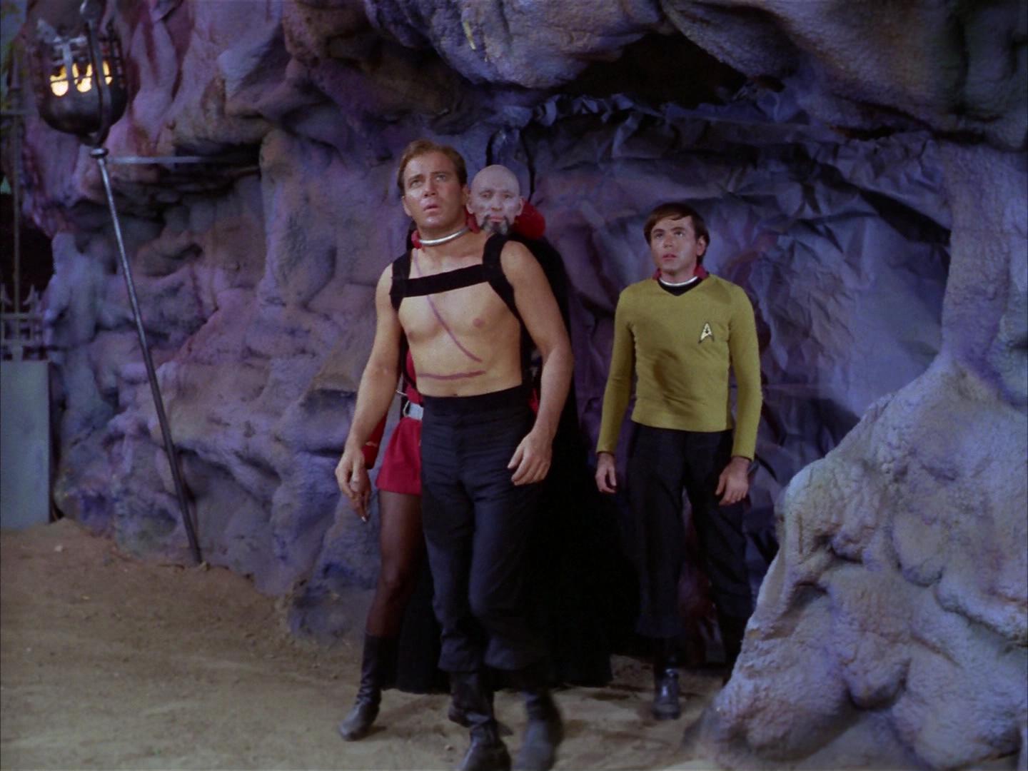 ariane179254_StarTrek_2x16_TheGamestersOfTriskelion_2483.jpg