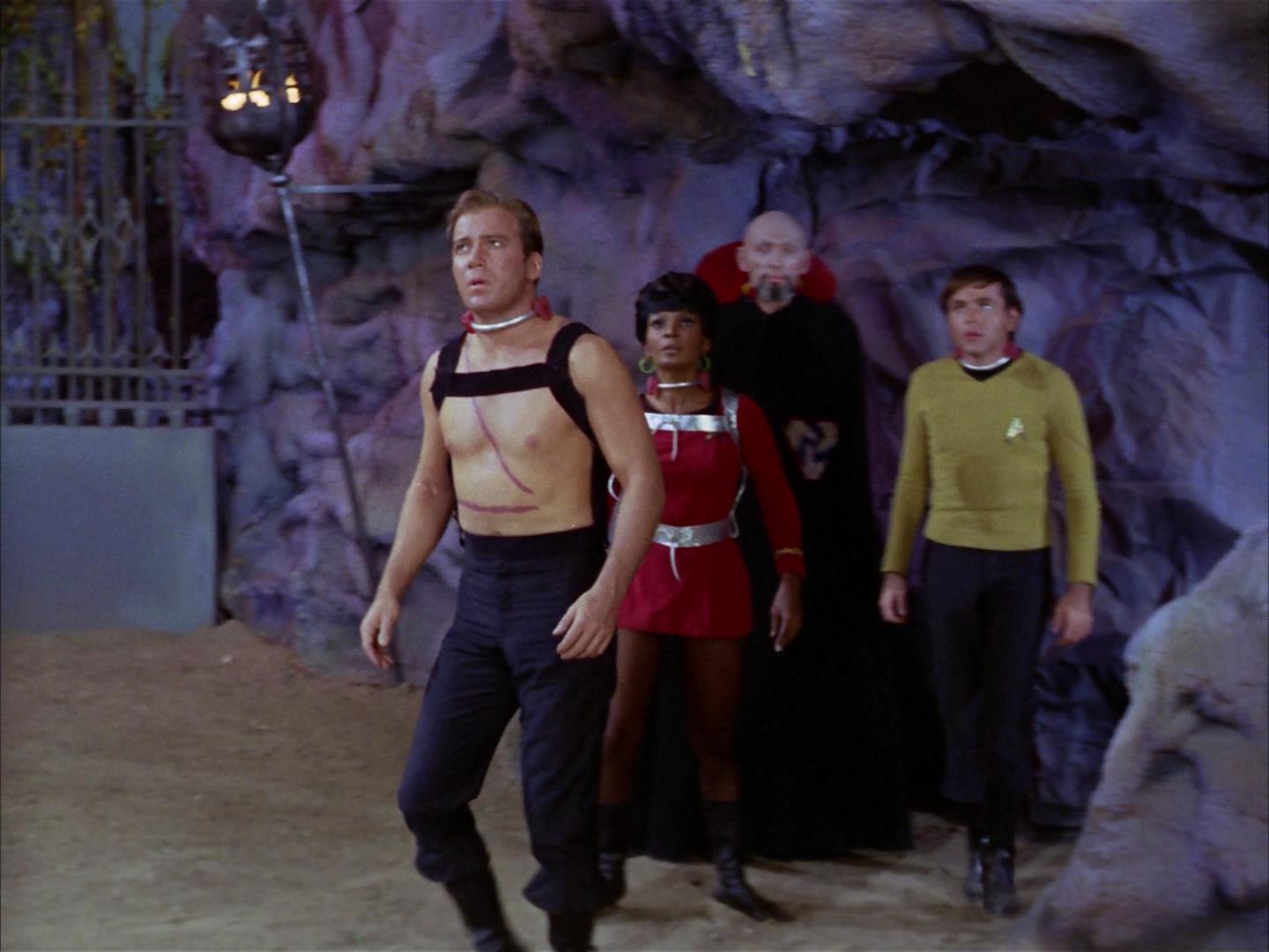 ariane179254_StarTrek_2x16_TheGamestersOfTriskelion_2484.jpg