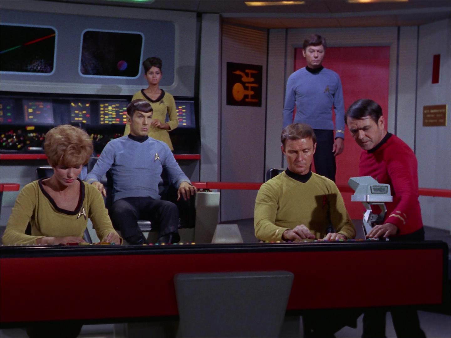 ariane179254_StarTrek_2x16_TheGamestersOfTriskelion_2501.jpg