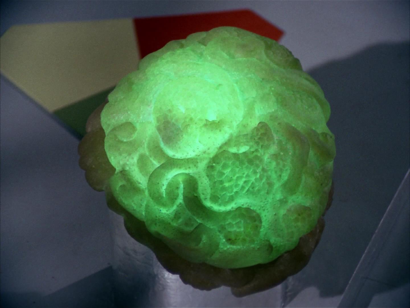 ariane179254_StarTrek_2x16_TheGamestersOfTriskelion_2589.jpg