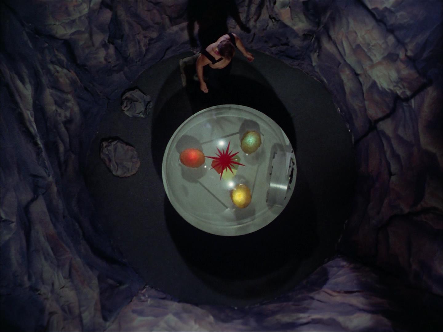 ariane179254_StarTrek_2x16_TheGamestersOfTriskelion_2679.jpg