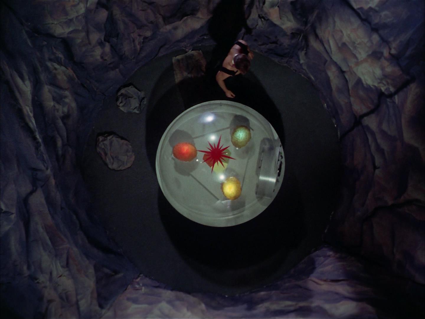 ariane179254_StarTrek_2x16_TheGamestersOfTriskelion_2680.jpg