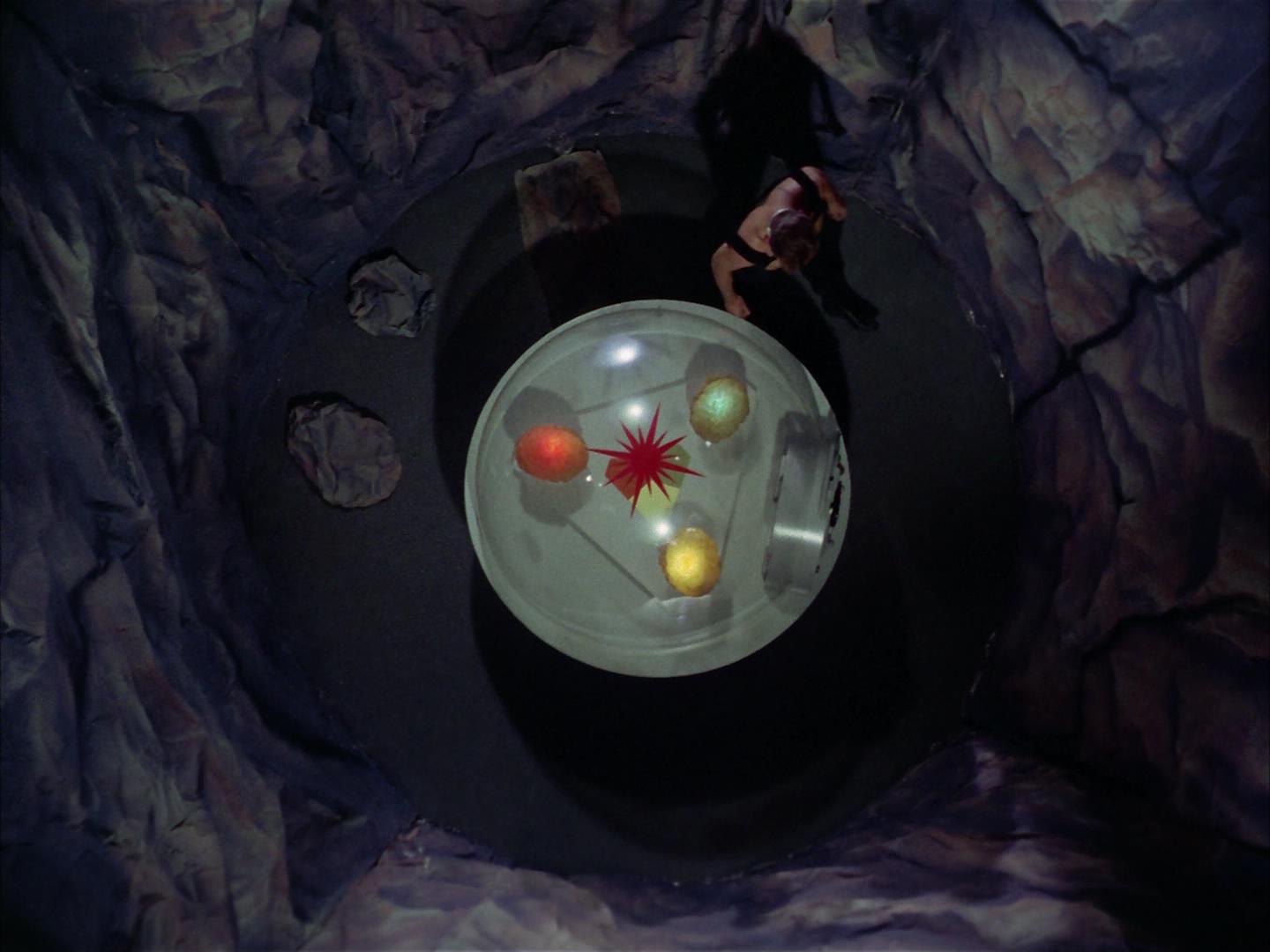ariane179254_StarTrek_2x16_TheGamestersOfTriskelion_2681.jpg