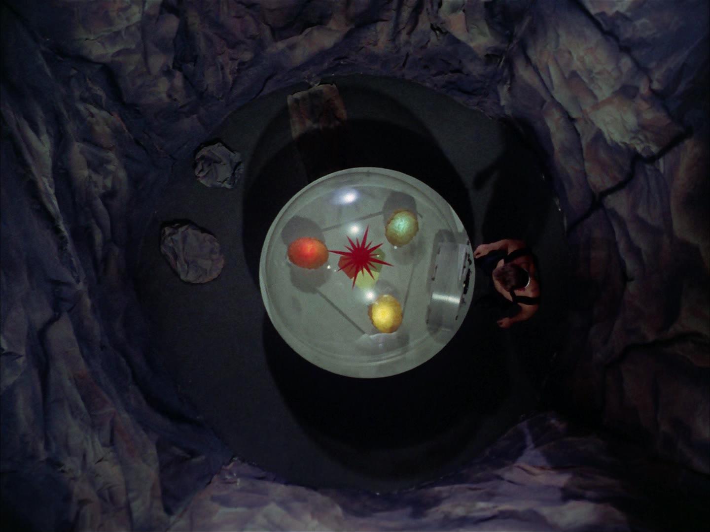 ariane179254_StarTrek_2x16_TheGamestersOfTriskelion_2685.jpg