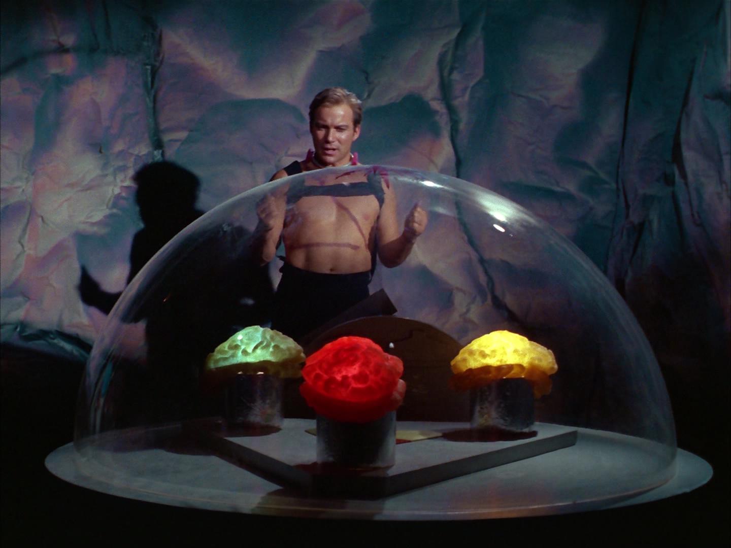 ariane179254_StarTrek_2x16_TheGamestersOfTriskelion_2702.jpg